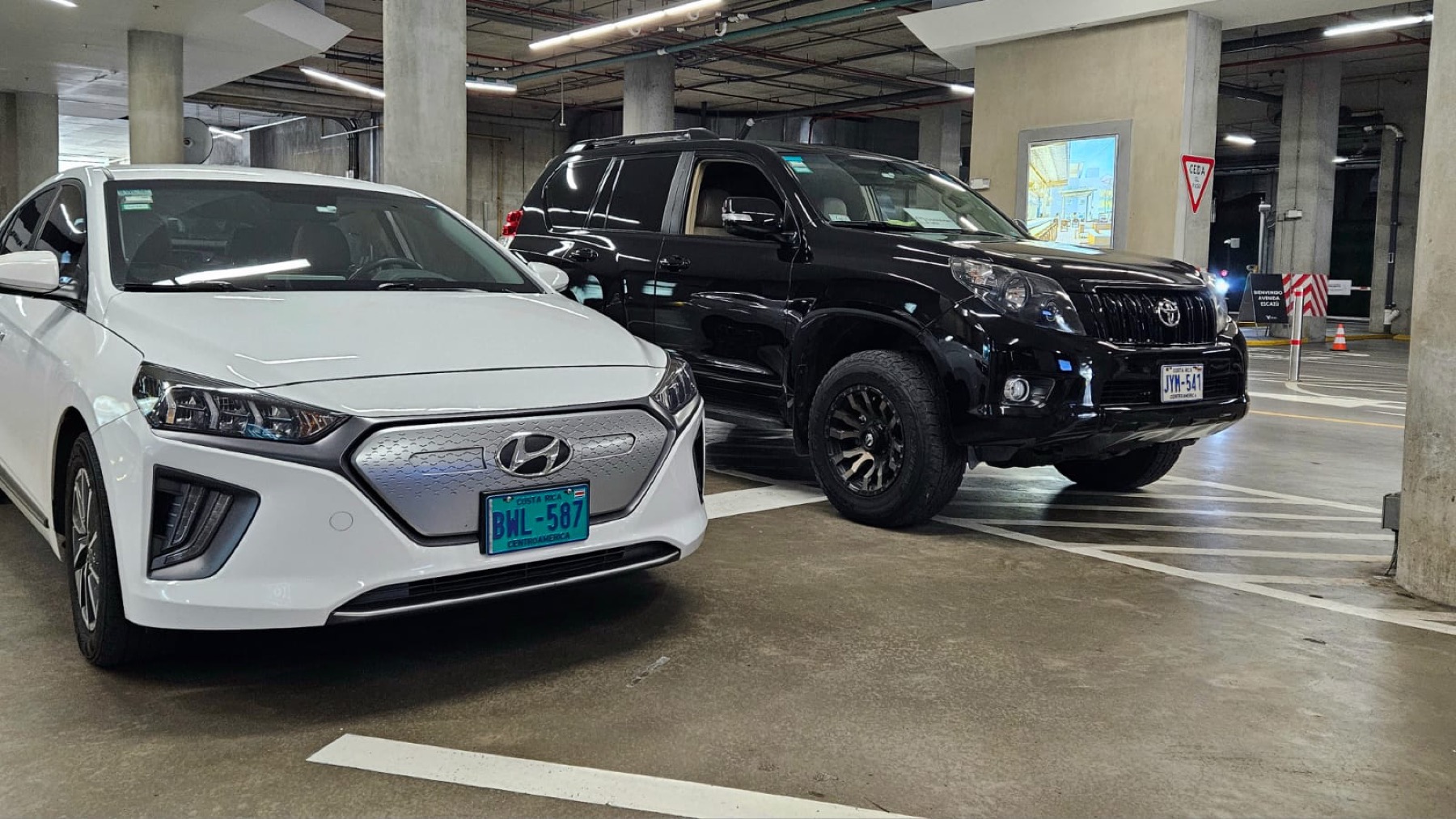 SUV
